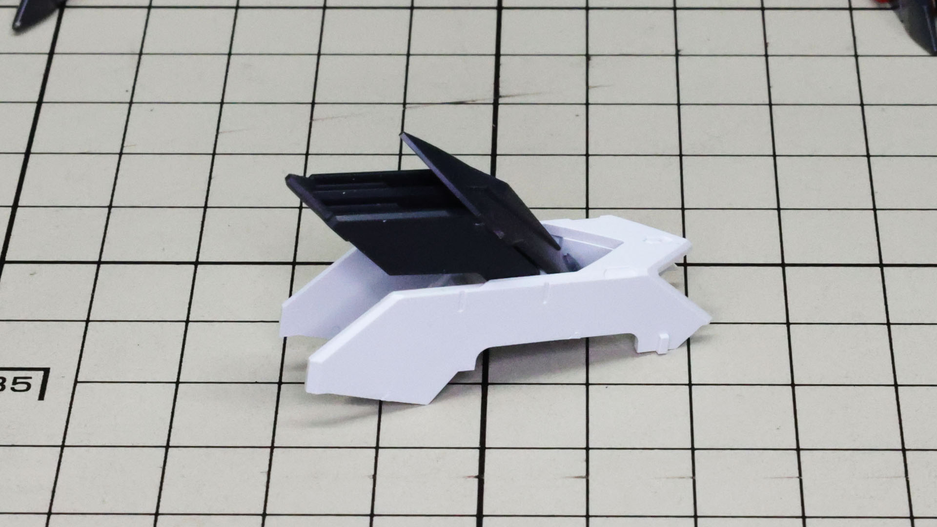 中央ブロックは推進機構が可動して展開できます