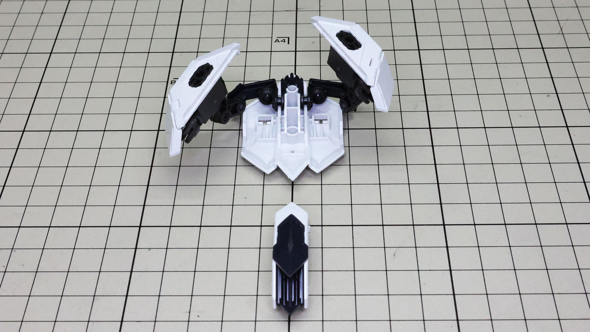 左右ブロックは多軸関節アームで自由に可動します