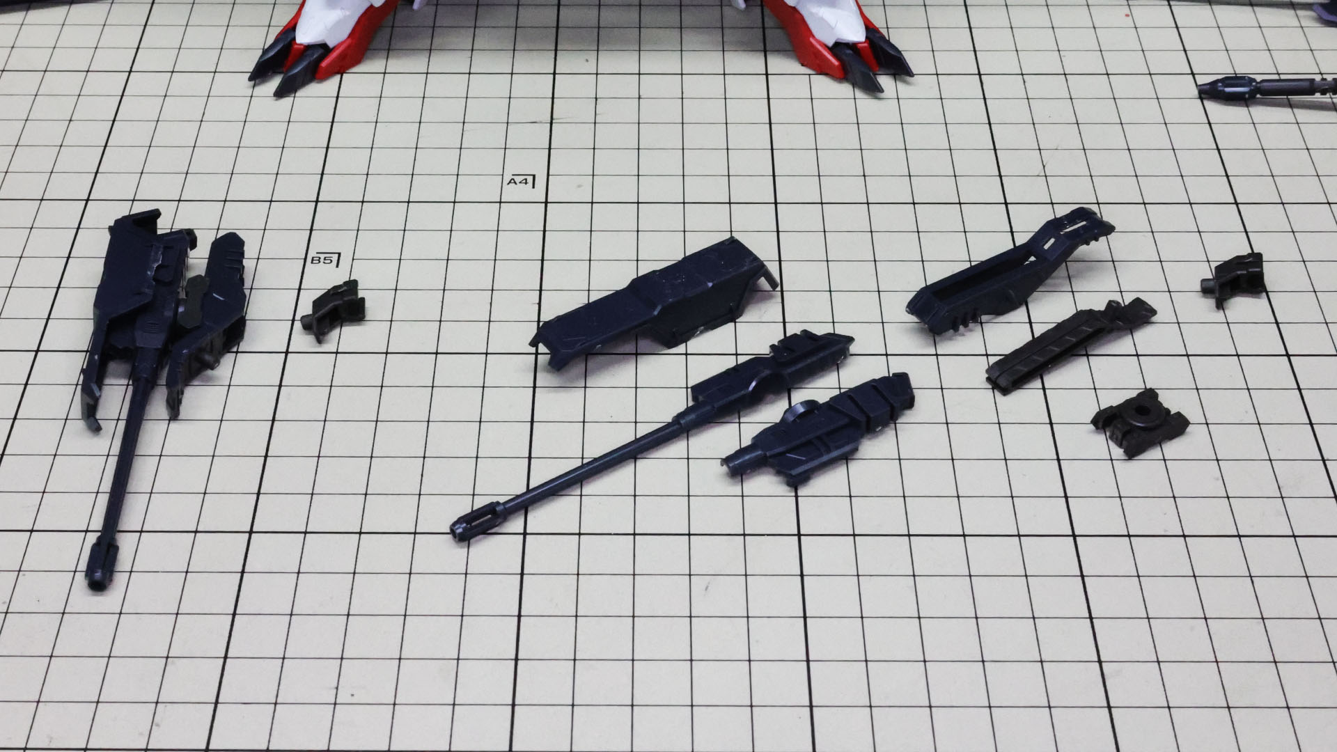 腕部200mm砲を組んでいきます