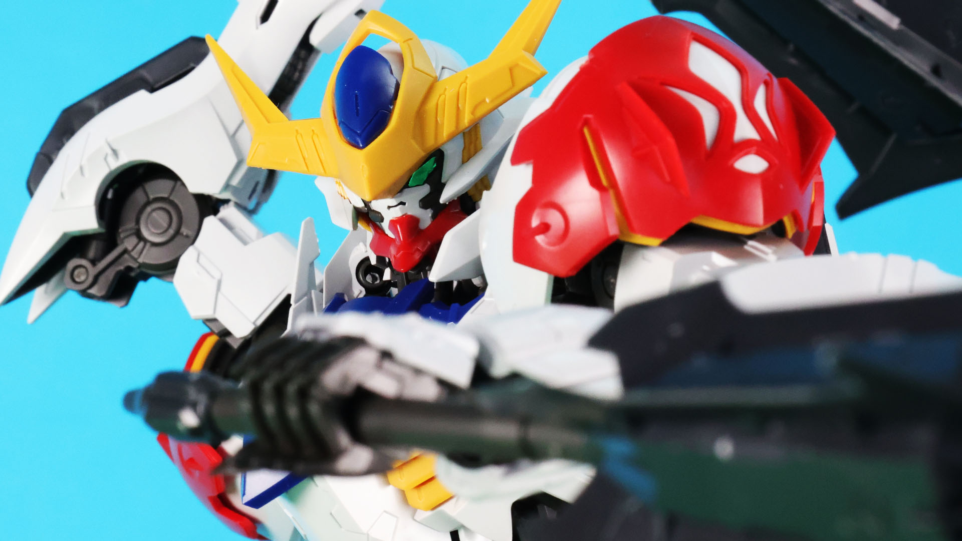 柄が短くなって若干小型化し、2本持つことで暴れやすくなる印象です