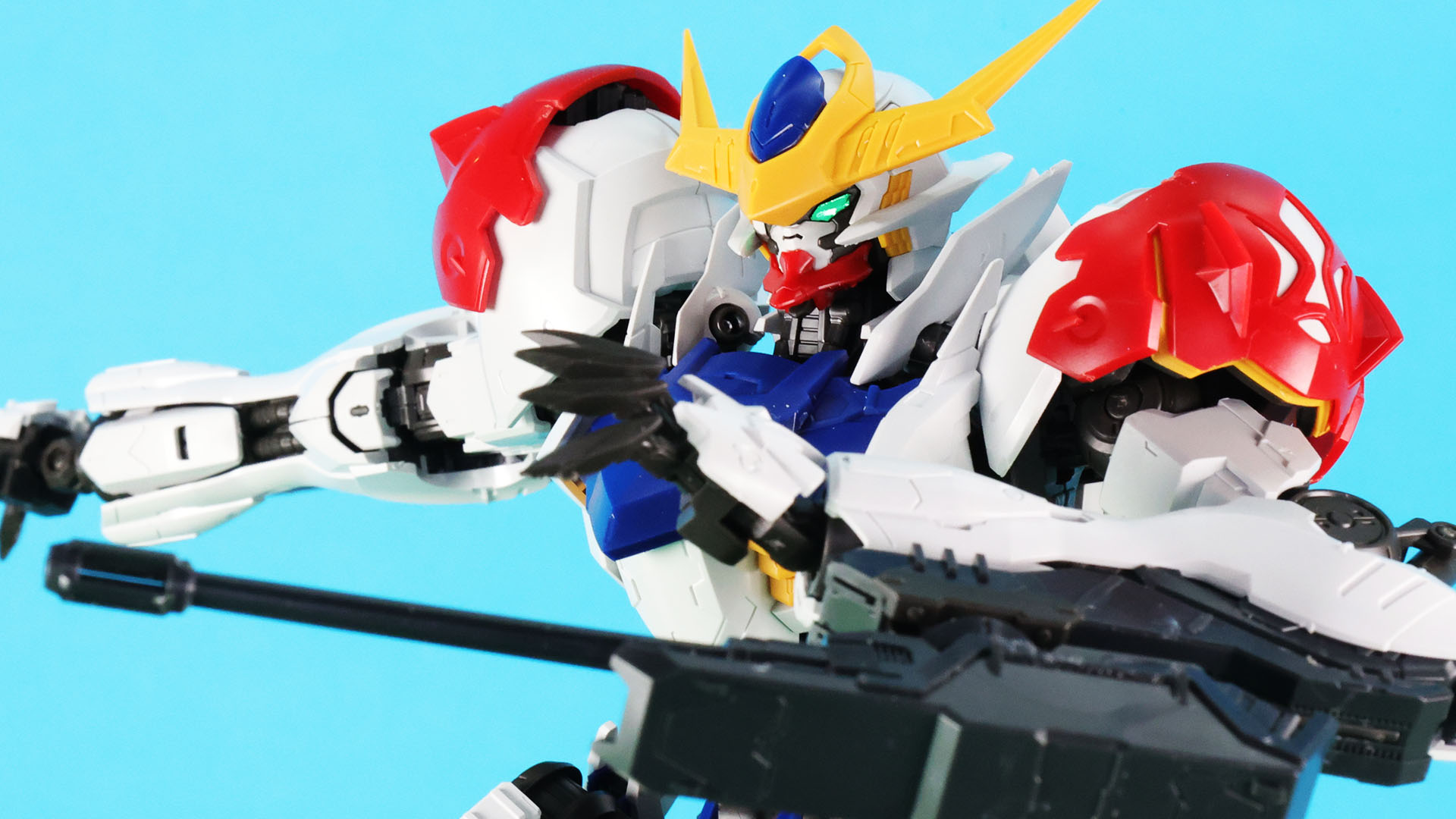 砲身は回転できることで好きな方向に向けられます