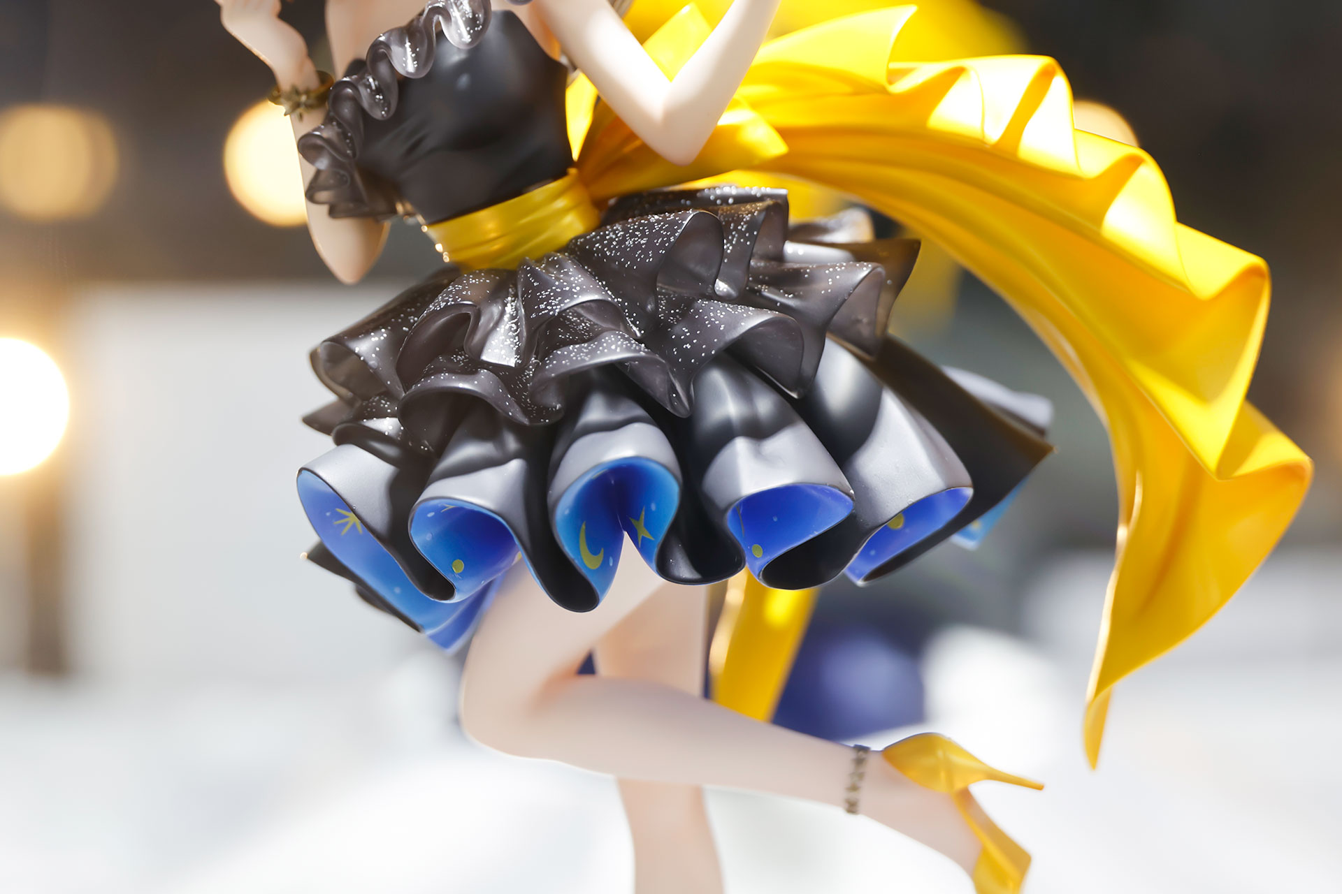 スカートの内側部分にも注目