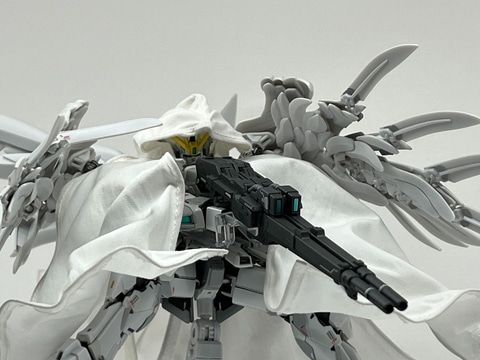 ガンダムW」30周年記念映像に登場した「ウイングガンダムゼロ」が