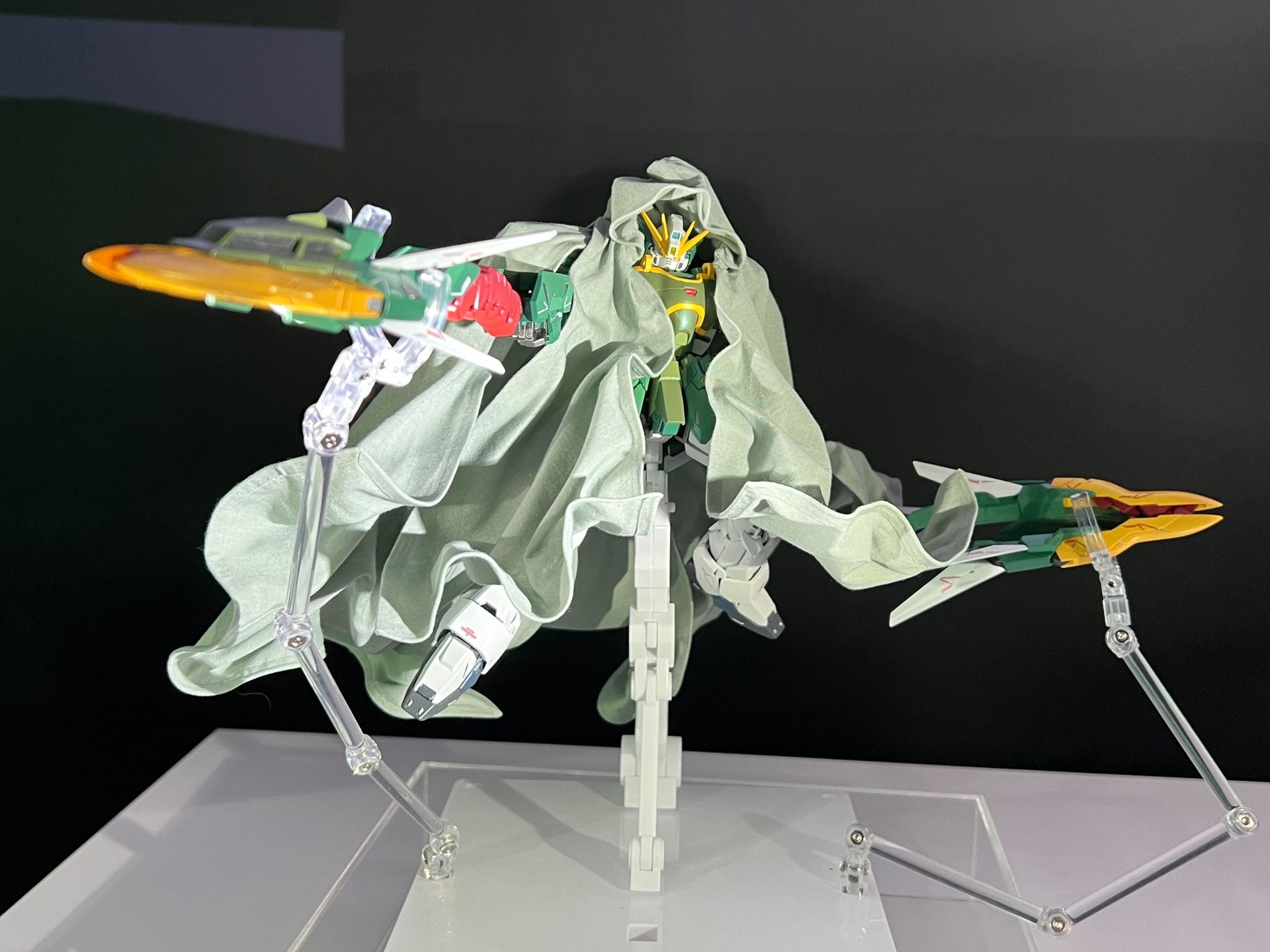 「アルトロンガンダム クロークドカスタム」