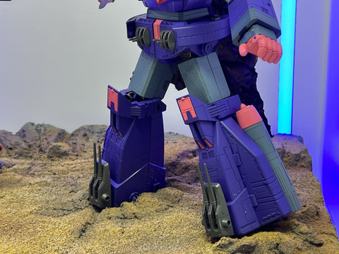 戦闘メカ ザブングル」よりカウボーイハットとマントをつけた「謎の