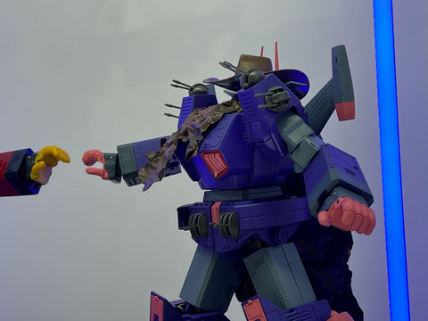 戦闘メカ ザブングル」よりカウボーイハットとマントをつけた「謎の