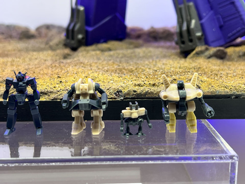 戦闘メカ ザブングル」よりカウボーイハットとマントをつけた「謎の