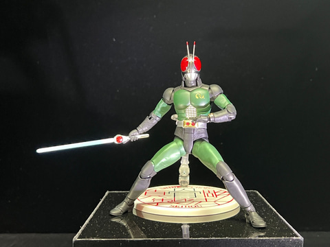 S.H.Figuarts（真骨彫製法）」シリーズより「龍騎」「響鬼」「カブト
