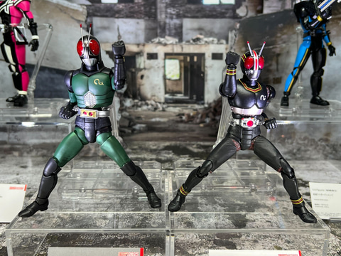 S.H.Figuarts（真骨彫製法）」シリーズより「龍騎」「響鬼」「カブト