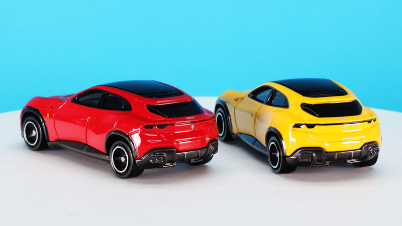 リアの4本出しマフラー周辺のデザインはSUVらしさをも感じさせます