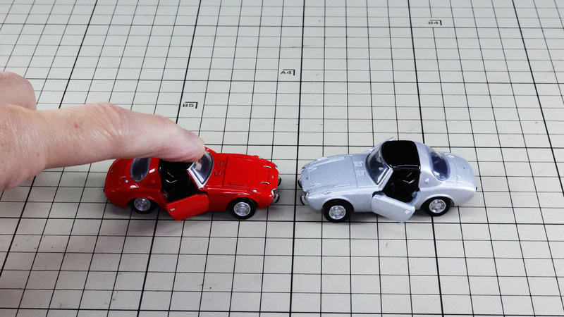 アクション：サスペンション／左右ドア開閉