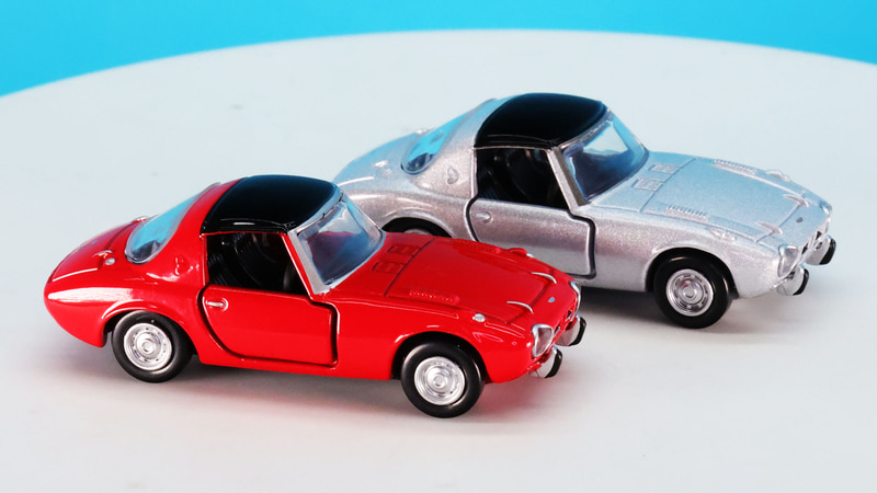 キュッと凝縮したスタイルをハイディテールなトミカプレミアムで再現しています