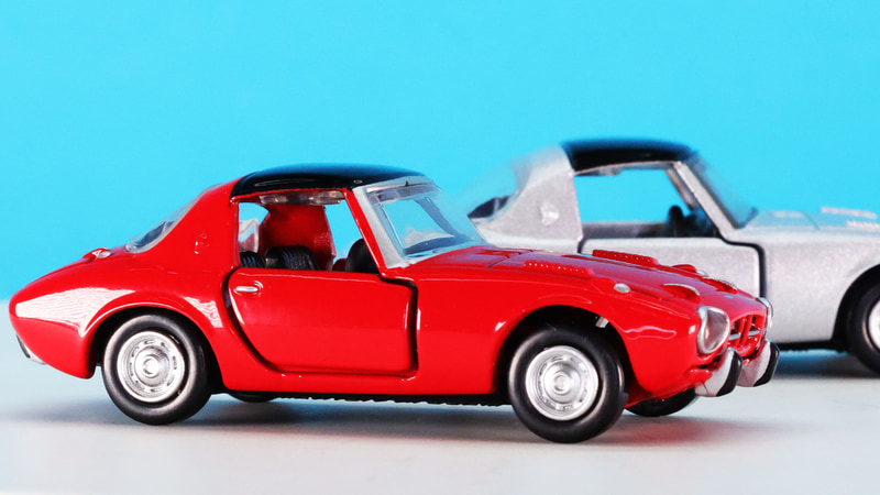 とても雰囲気のいいヨタハチのトミカプレミアムスタイルです