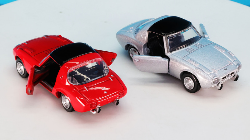 左右ドア開閉アクションを搭載しています