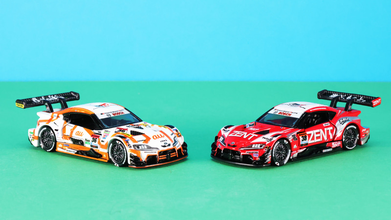 左：au TOM'S GR Supra、右：ZENT CERUMO GR Supra