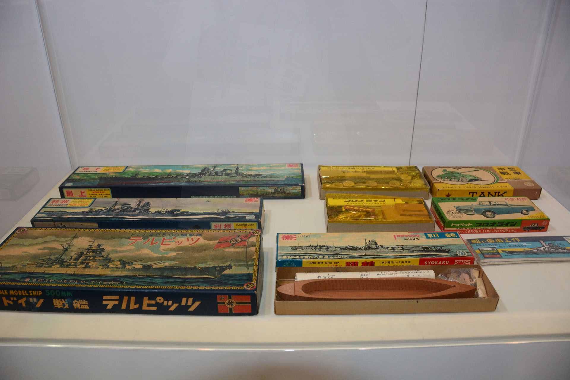 「大和」でプラモデルビジネスを失敗したタミヤが、起死回生ろして社運をかけた「パンサー戦車」は、小松崎茂氏のパッケージアートと作りやすい設計でヒットとなった。「パンサー戦車」はタミヤをプラモデルメーカーへ前進させる原動力となった