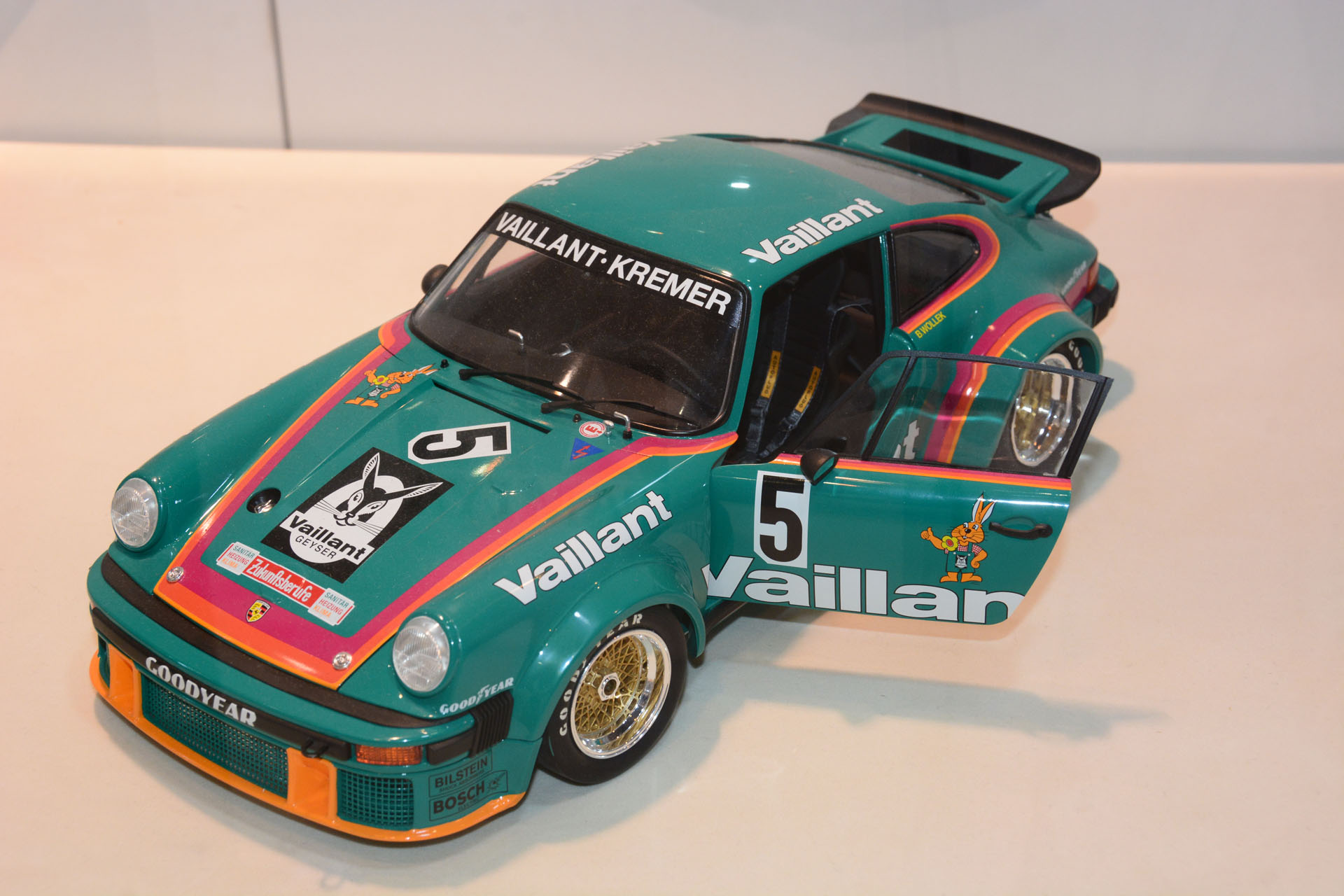 精密なプラモデル