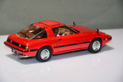 タミヤ、プラモデル「1/24 マツダ サバンナ RX-7」26年ぶりの再販を