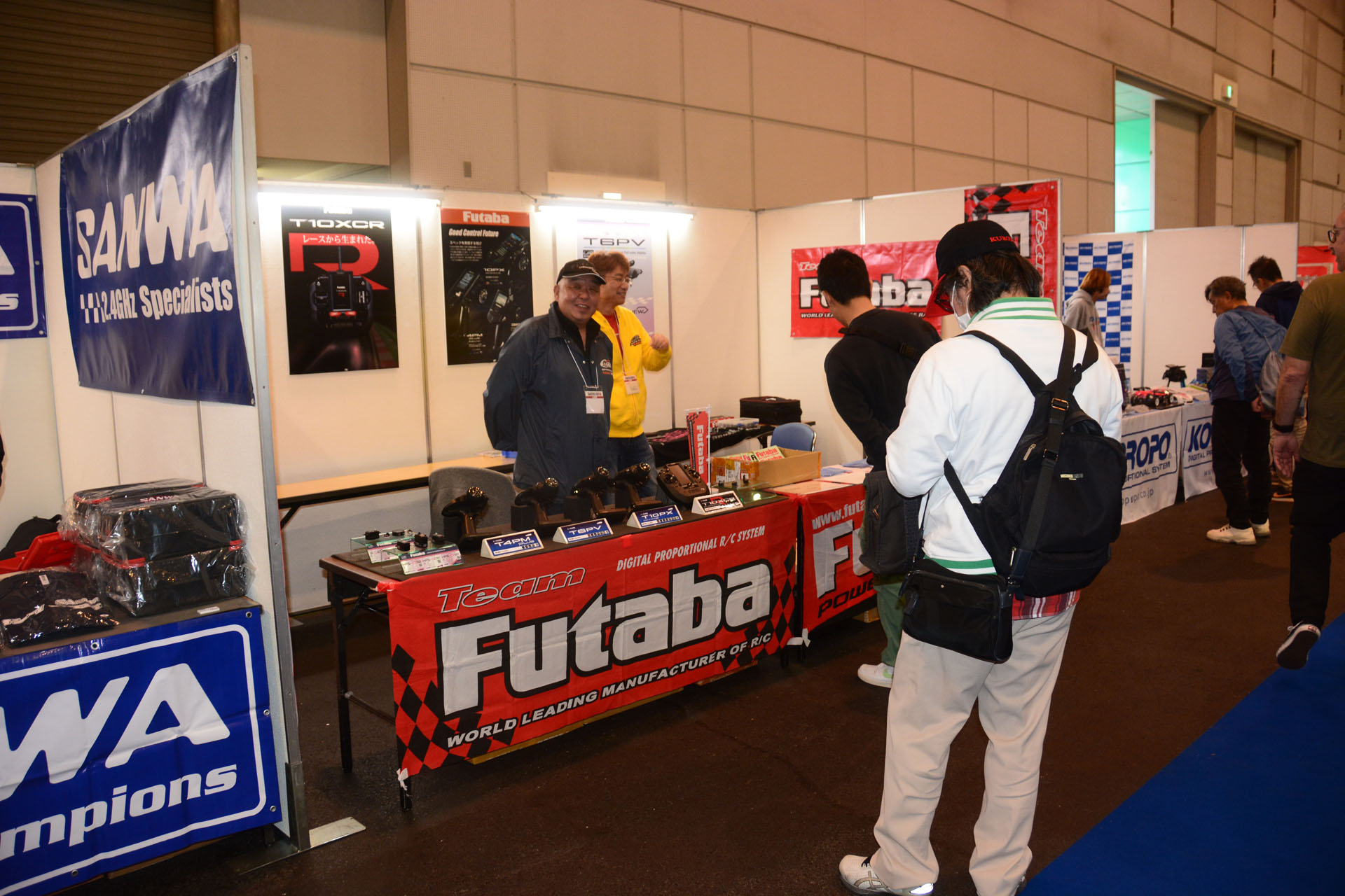 RC関連メーカーや、ファインモールドなどが出展