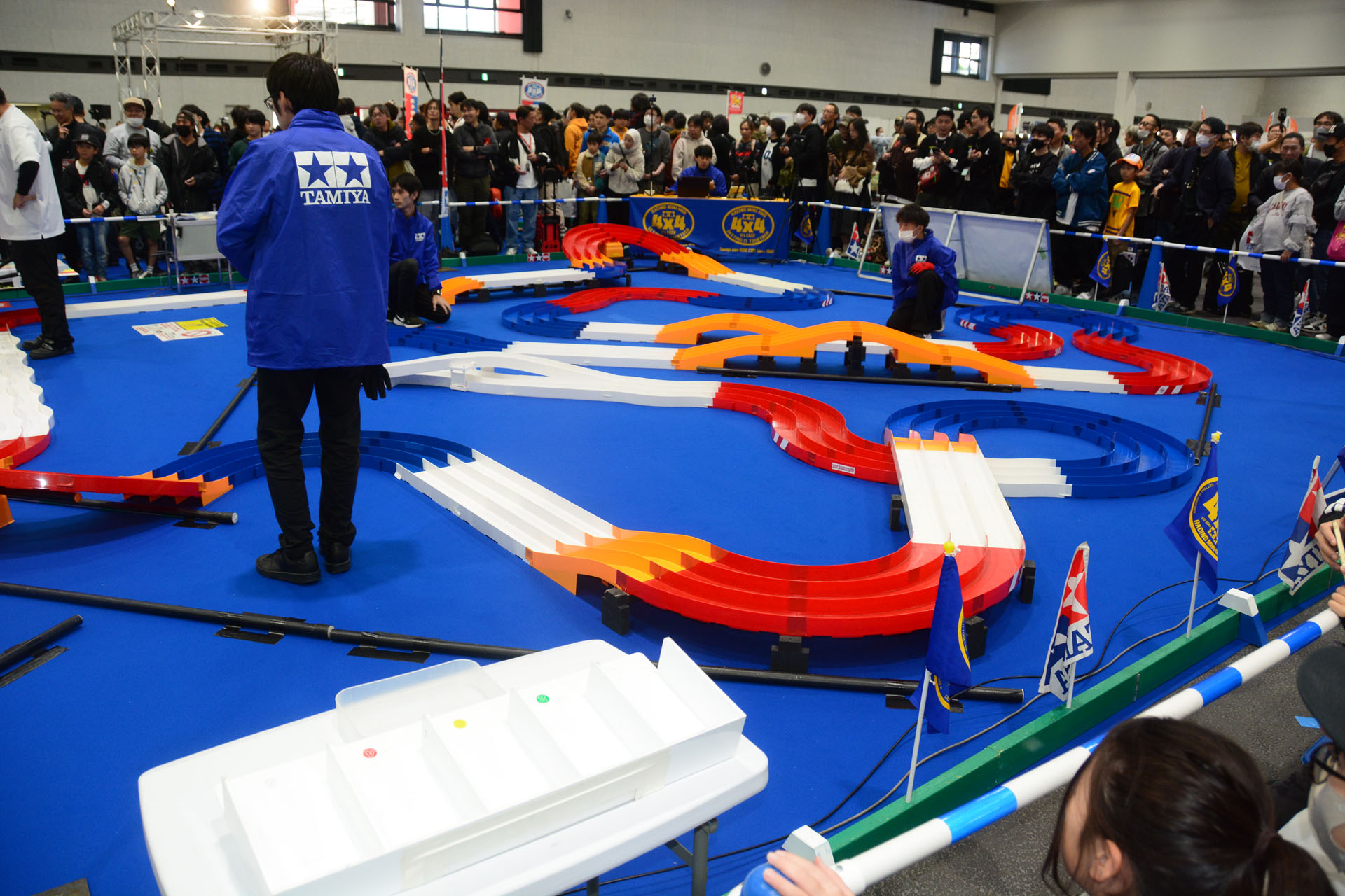 全国の猛者が集まる大会なだけに練習なしの一発走行でレースが進行していった