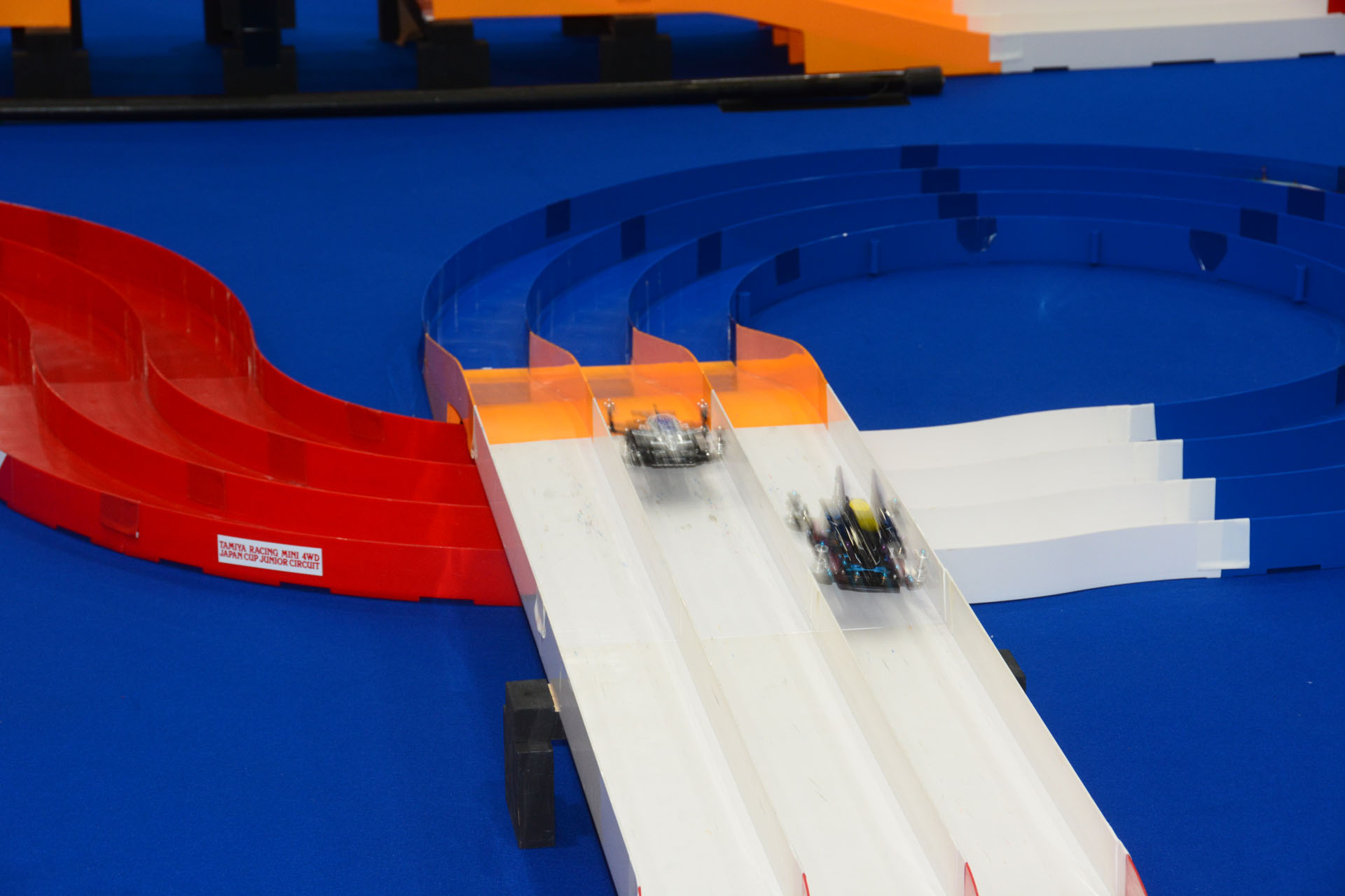 全国の猛者が集まる大会なだけに練習なしの一発走行でレースが進行していった