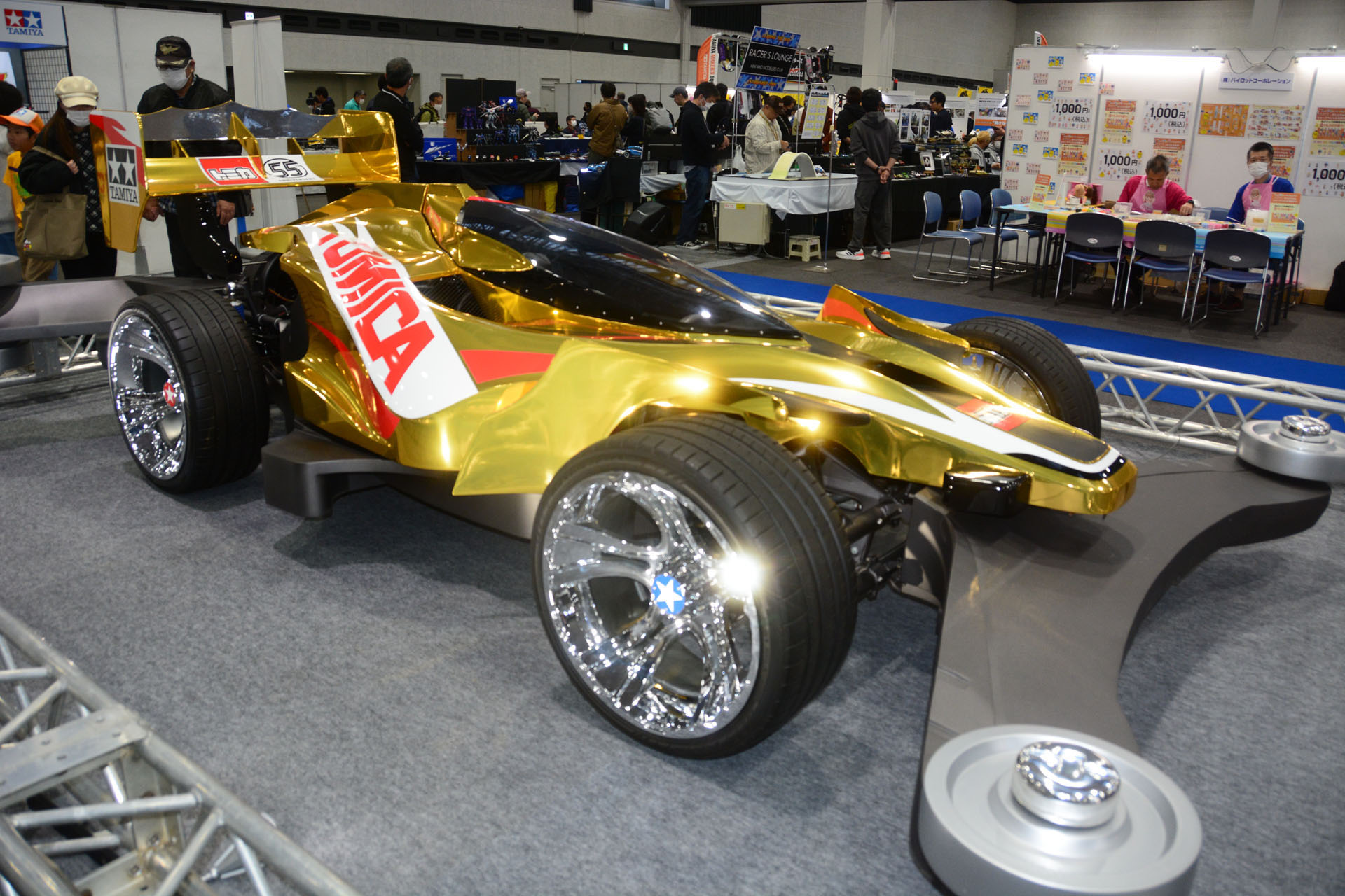 実車エアロアバンテが金色に！