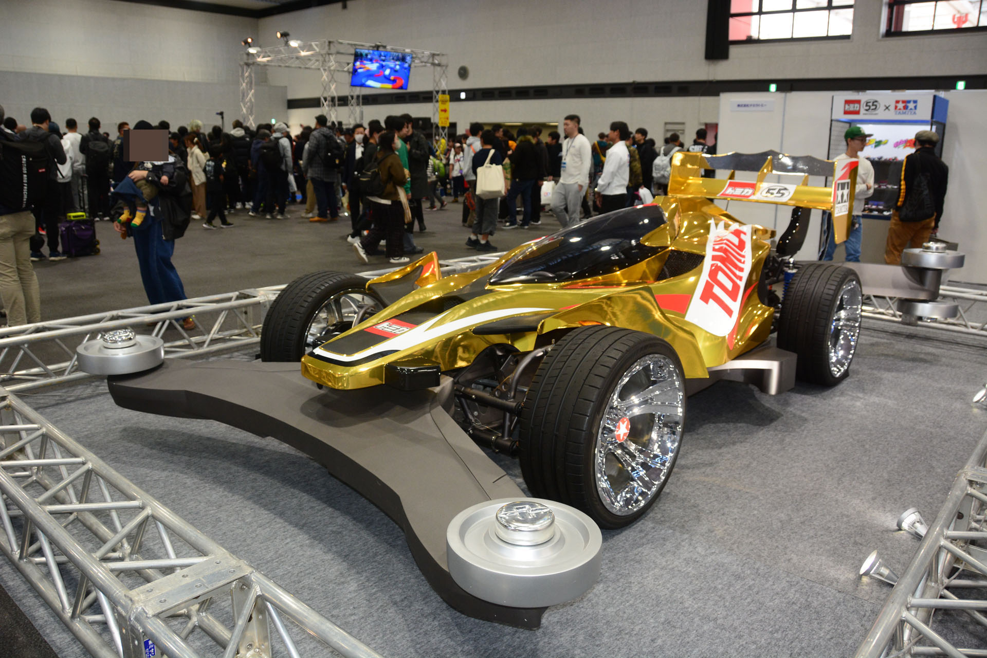 実車エアロアバンテが金色に！