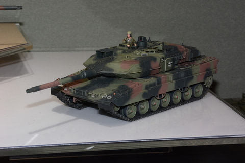 足回りを1パーツに、部品点数は1/35の1/3以下！ タミヤ「1/48 ドイツ