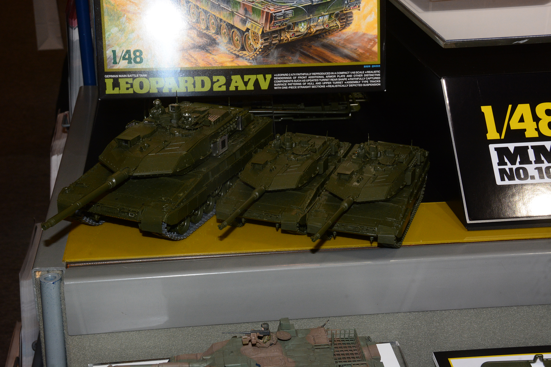 左が1/35、右が1/48、サイズは小さくなるがディテール表現には手は抜かない