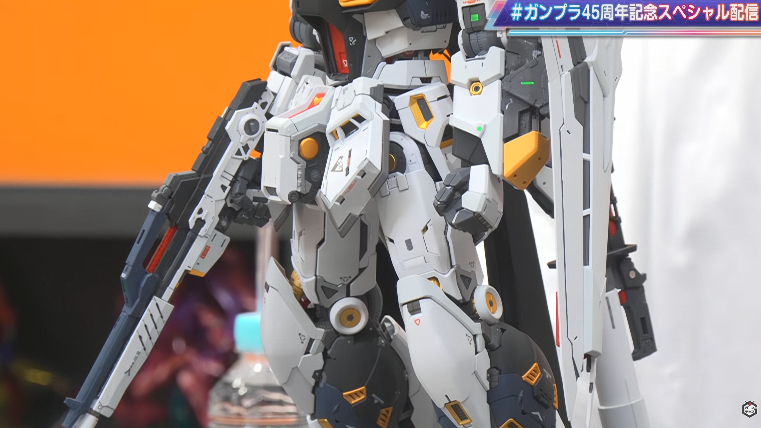 各部にメタリックな光がある。これが「リアルスティックデカール」だ