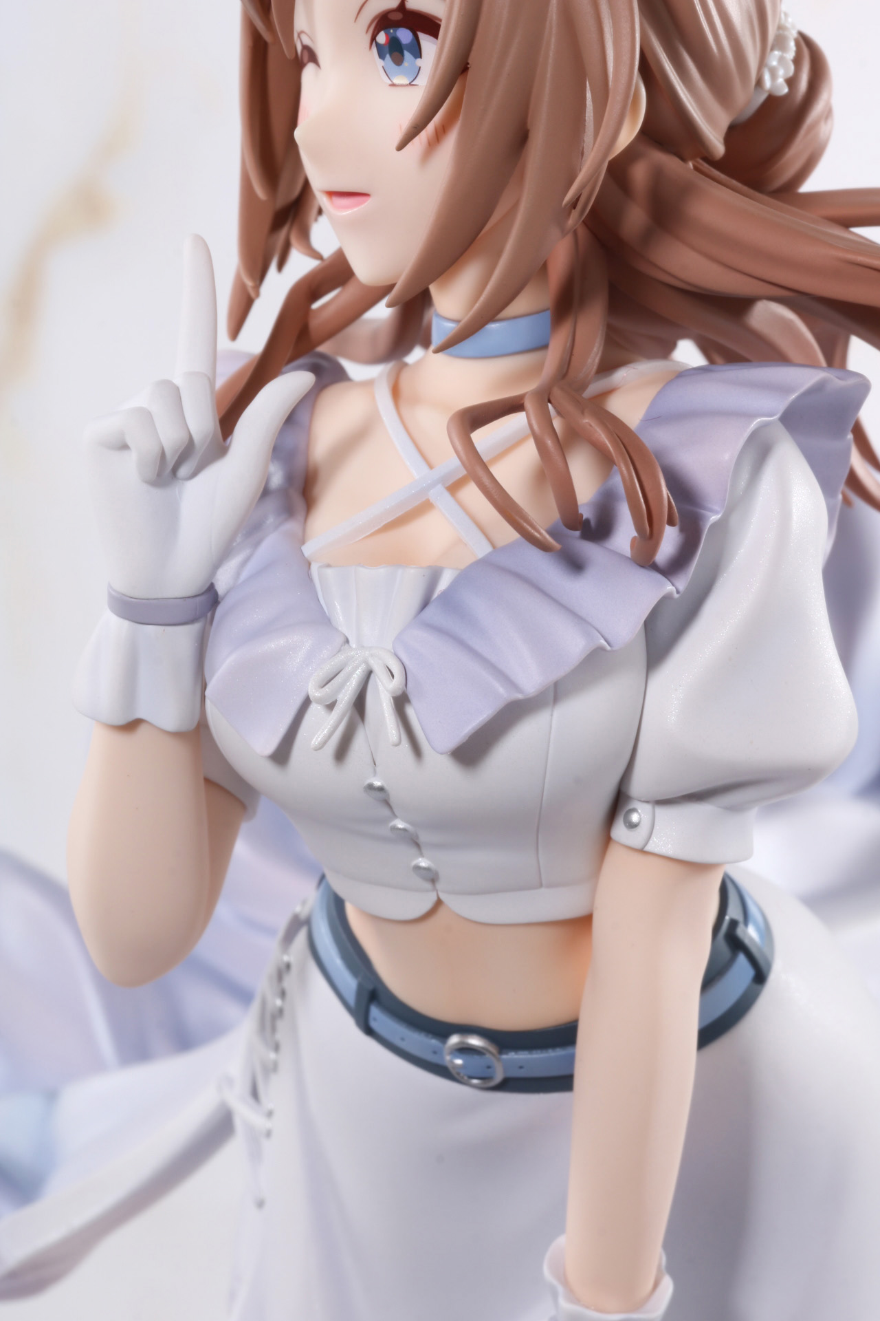 衣装もふんわりとしたお姉さんらしさが表れている
