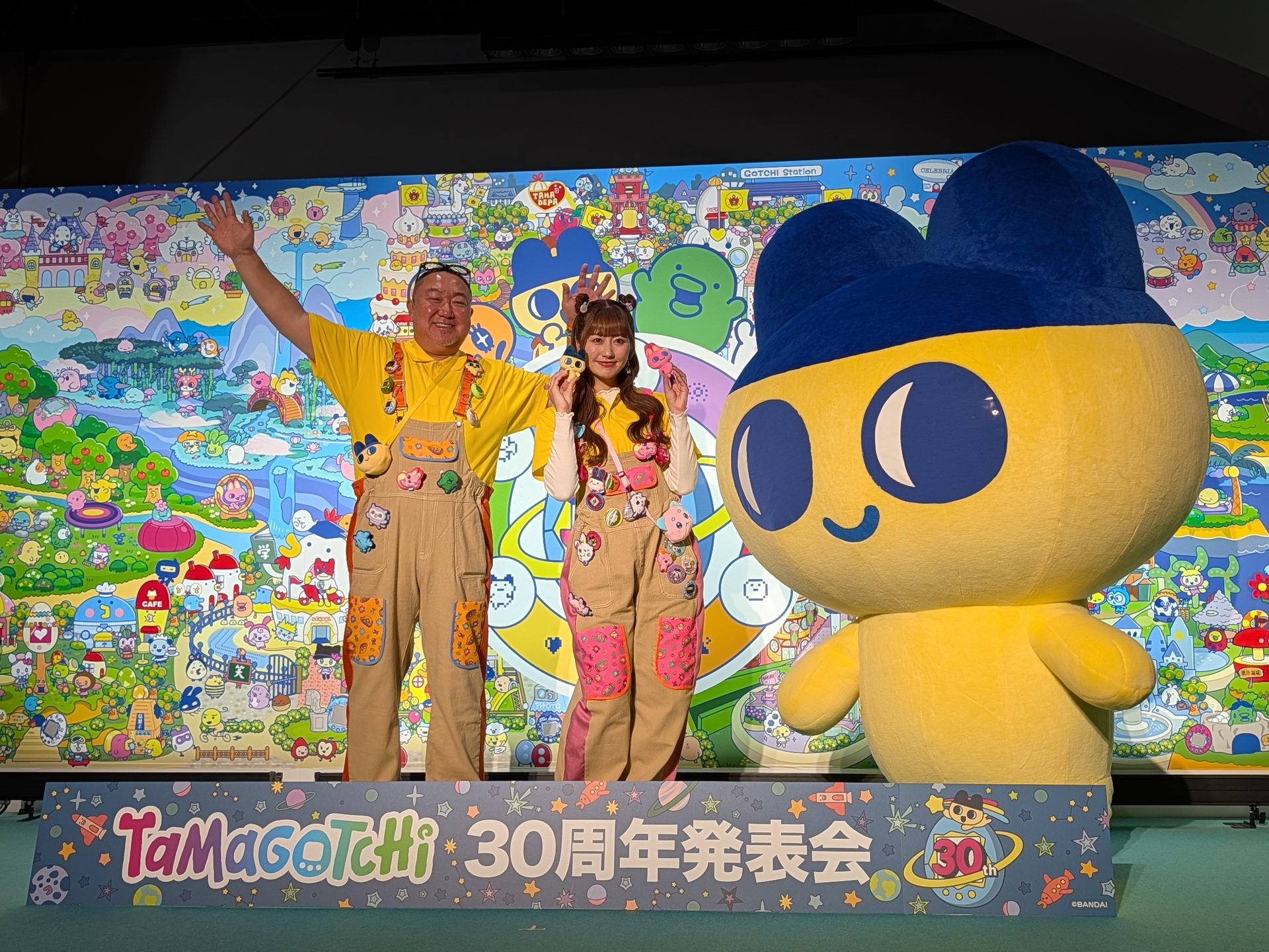 30周年発表会のフォトセッションにはメインキャラクターの「まめっち」も登壇！