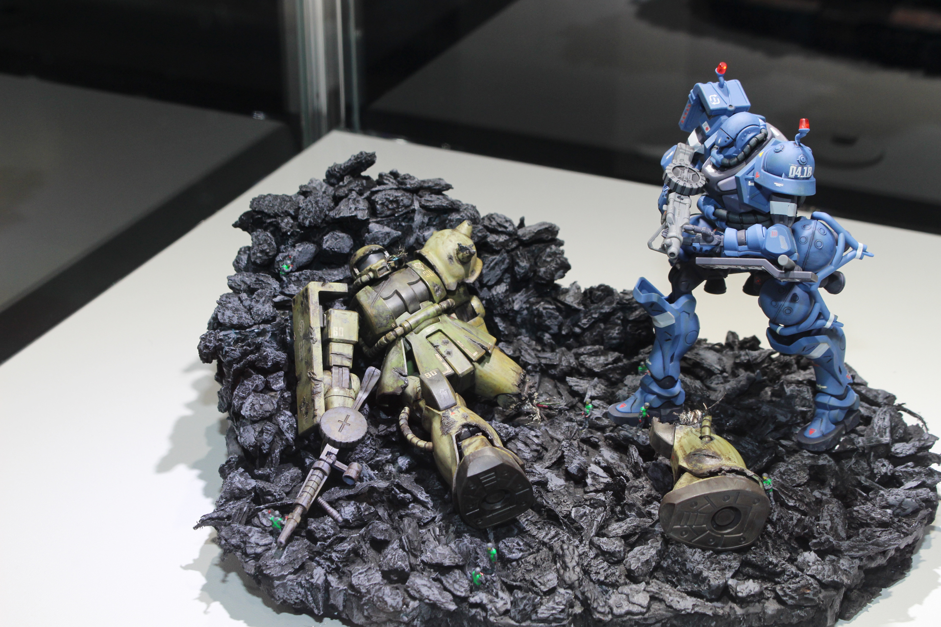 「向こう側」から残されたもの／うな10／HG 1/144 軍警ザク他