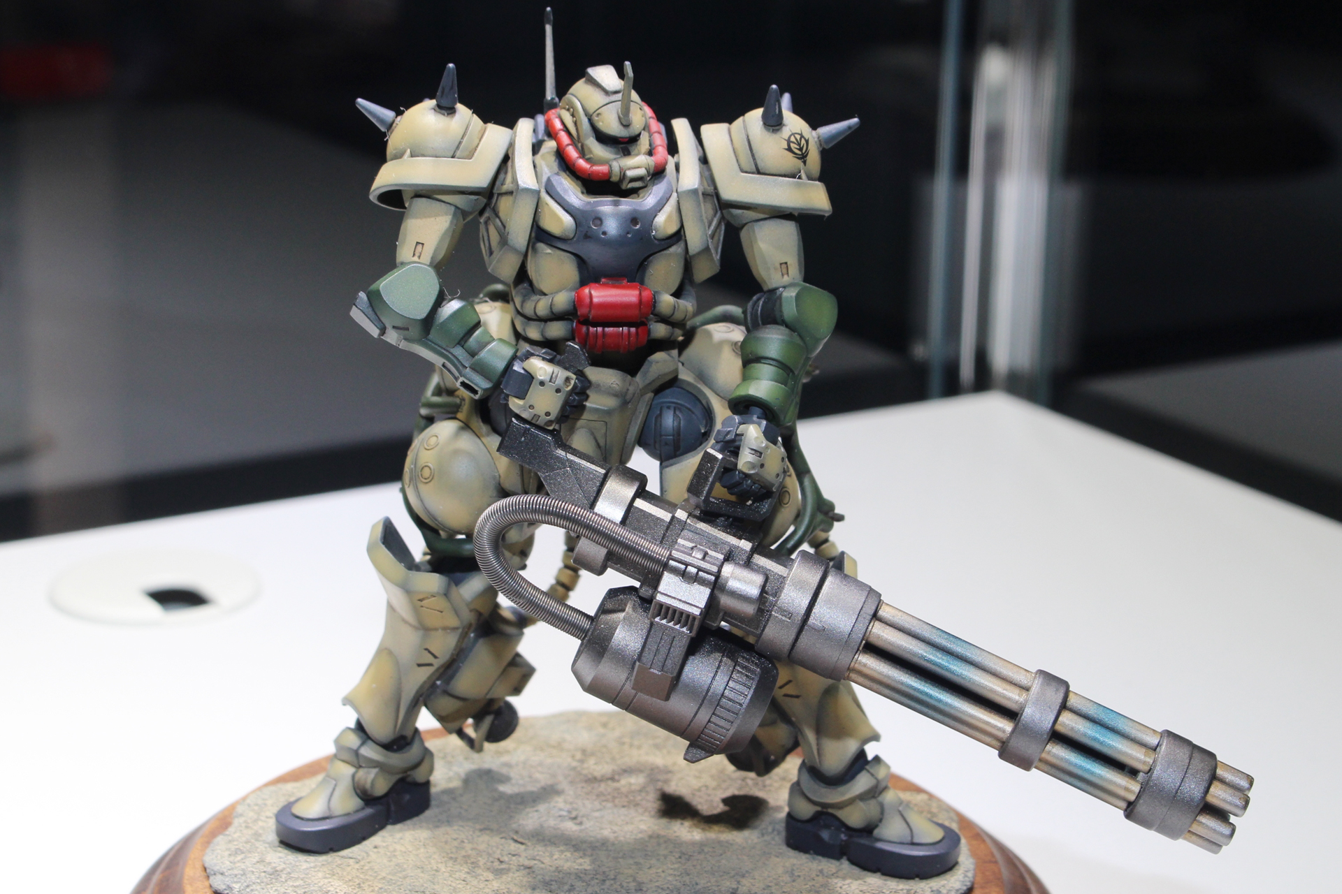GQザク・デザートタイプ／イクタサン／HG 1/144 軍警ザク他