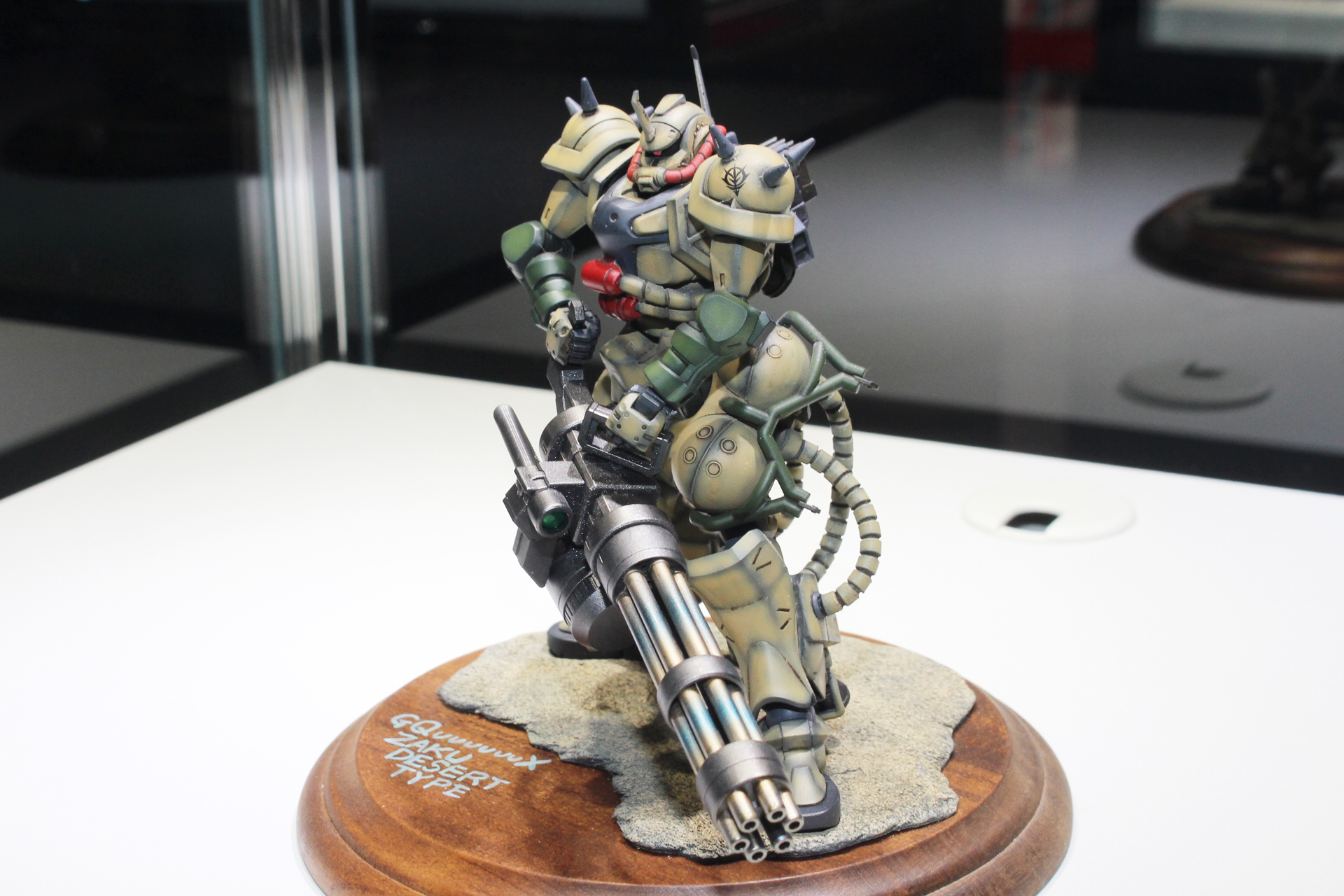 GQザク・デザートタイプ／イクタサン／HG 1/144 軍警ザク他