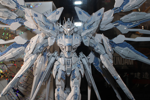 特別企画】純白の輝きをまとう「MGEX 1/100 ストライクフリーダム