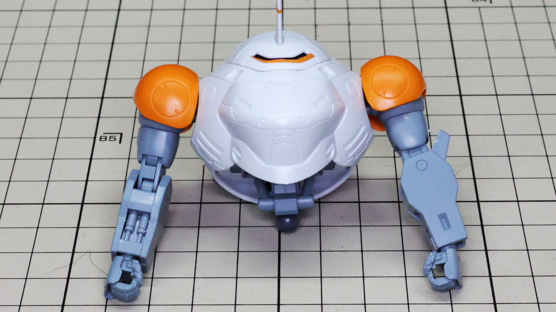 胴体部とドッキングさせて上半身が完成です