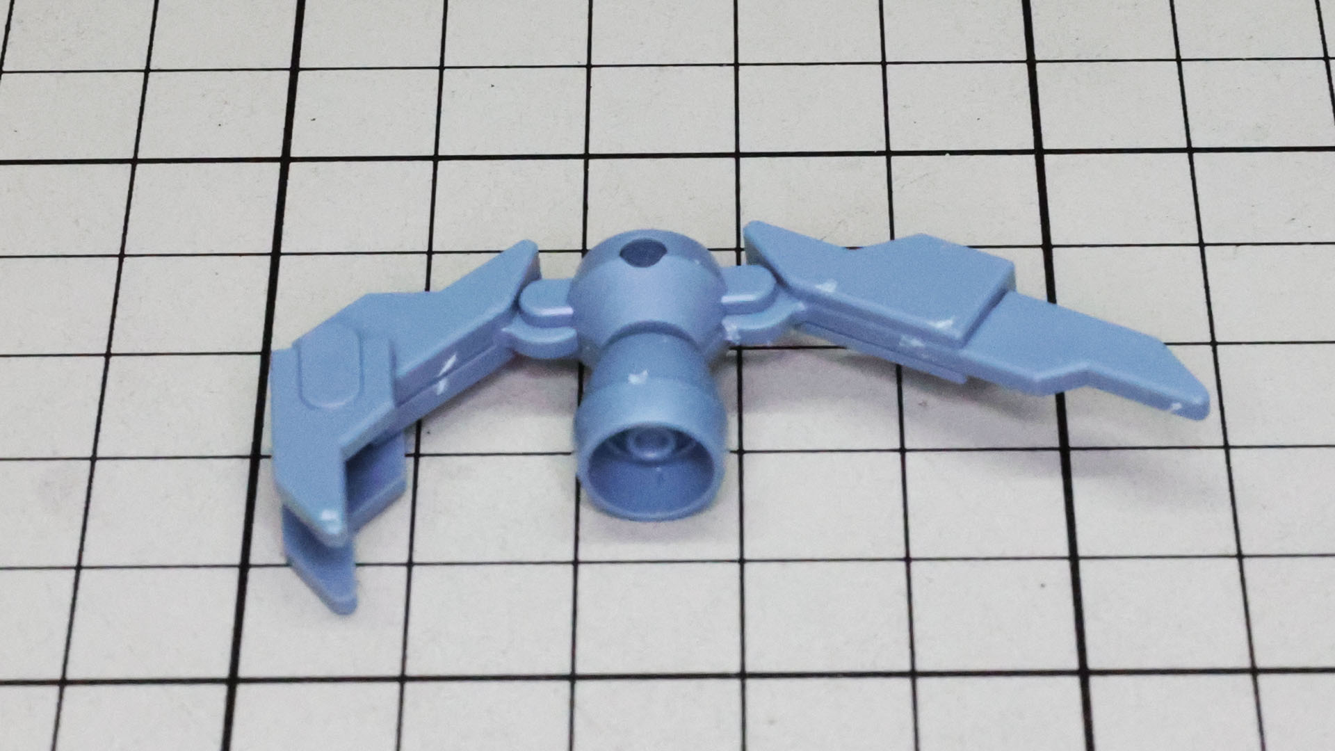 ツメは可動させられます。ポージングが楽しみなギミックです