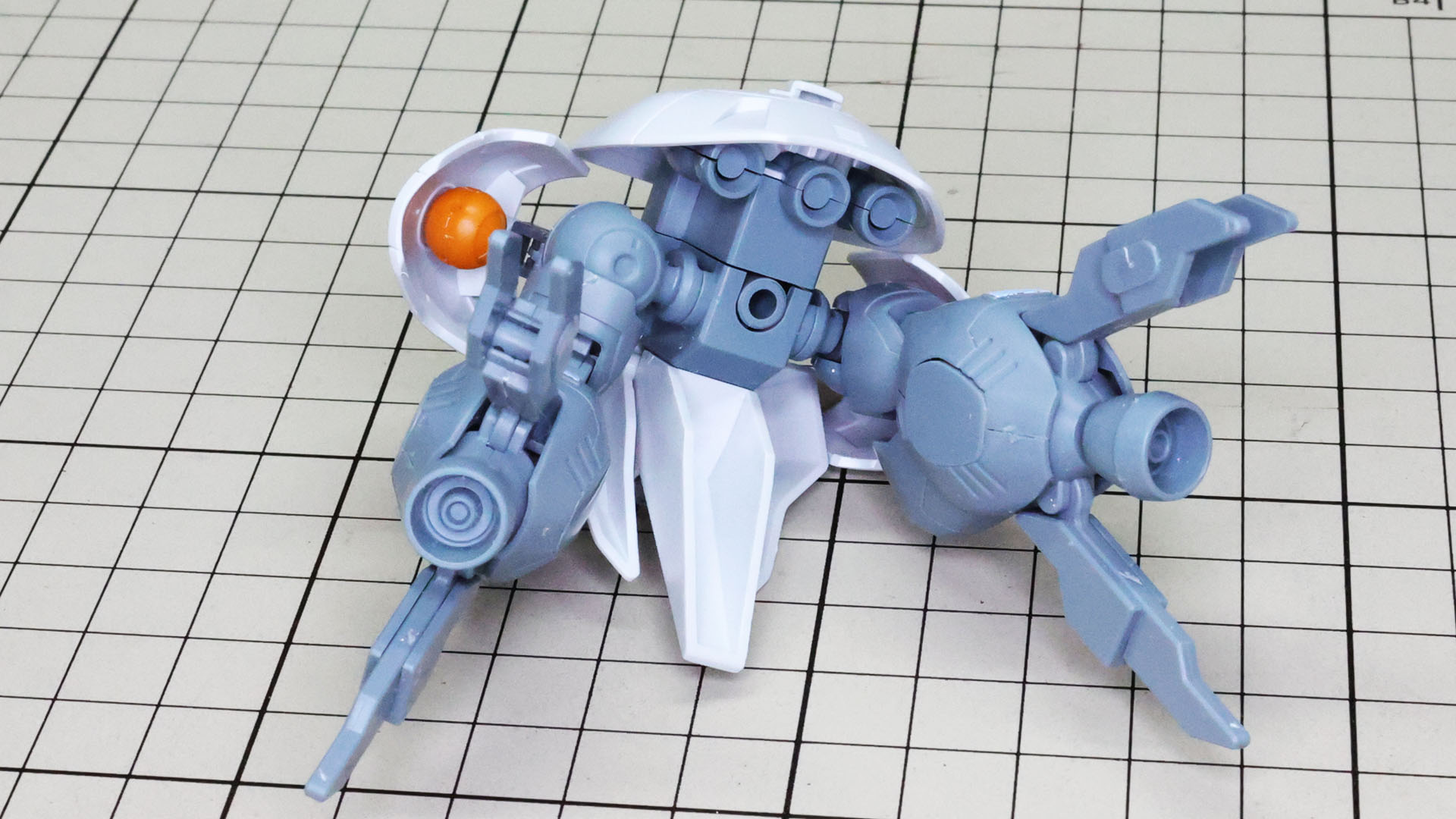 なかなかのディテール密度になる下半身が完成！