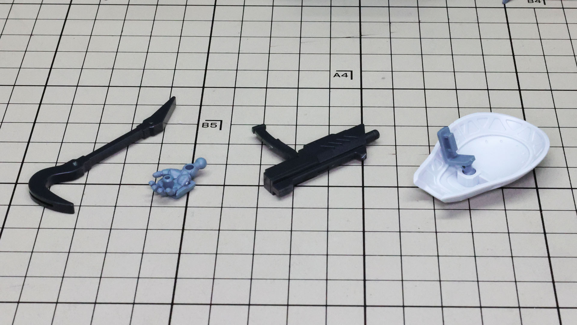 手榴弾用ハンドには接続軸が出ています