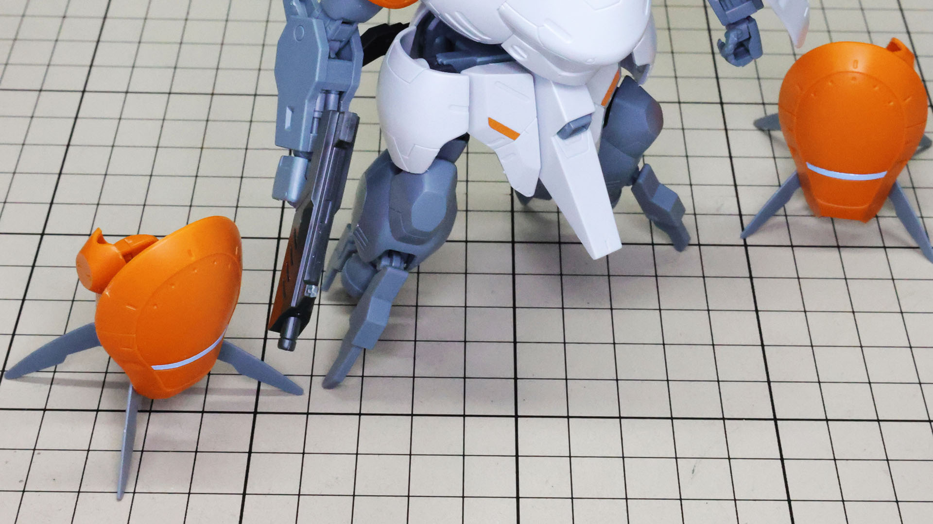 各シールドにシールを貼りこんで、各装備を持たせました