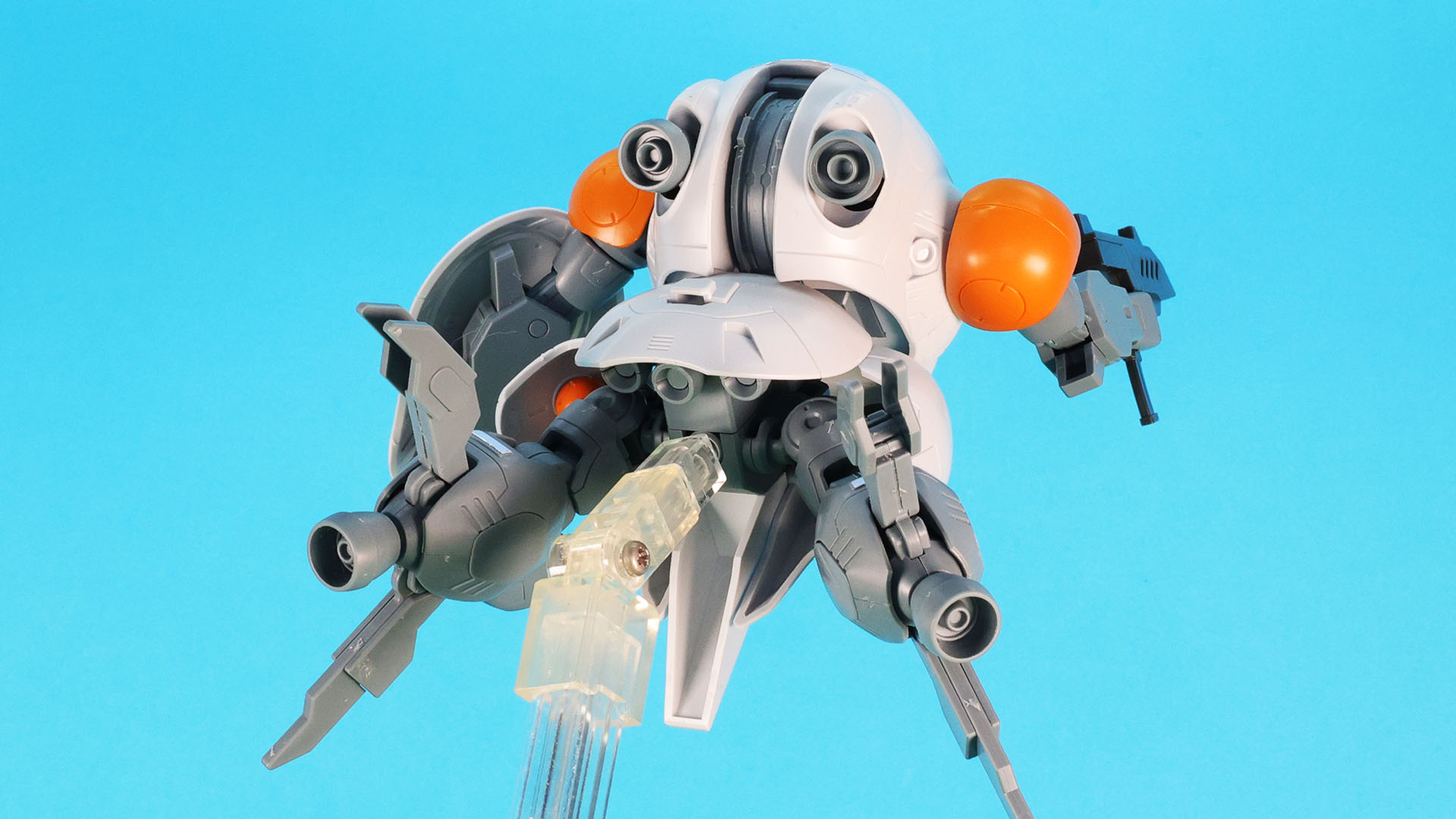 背面にはノズルが集中し、機動性が高そうです