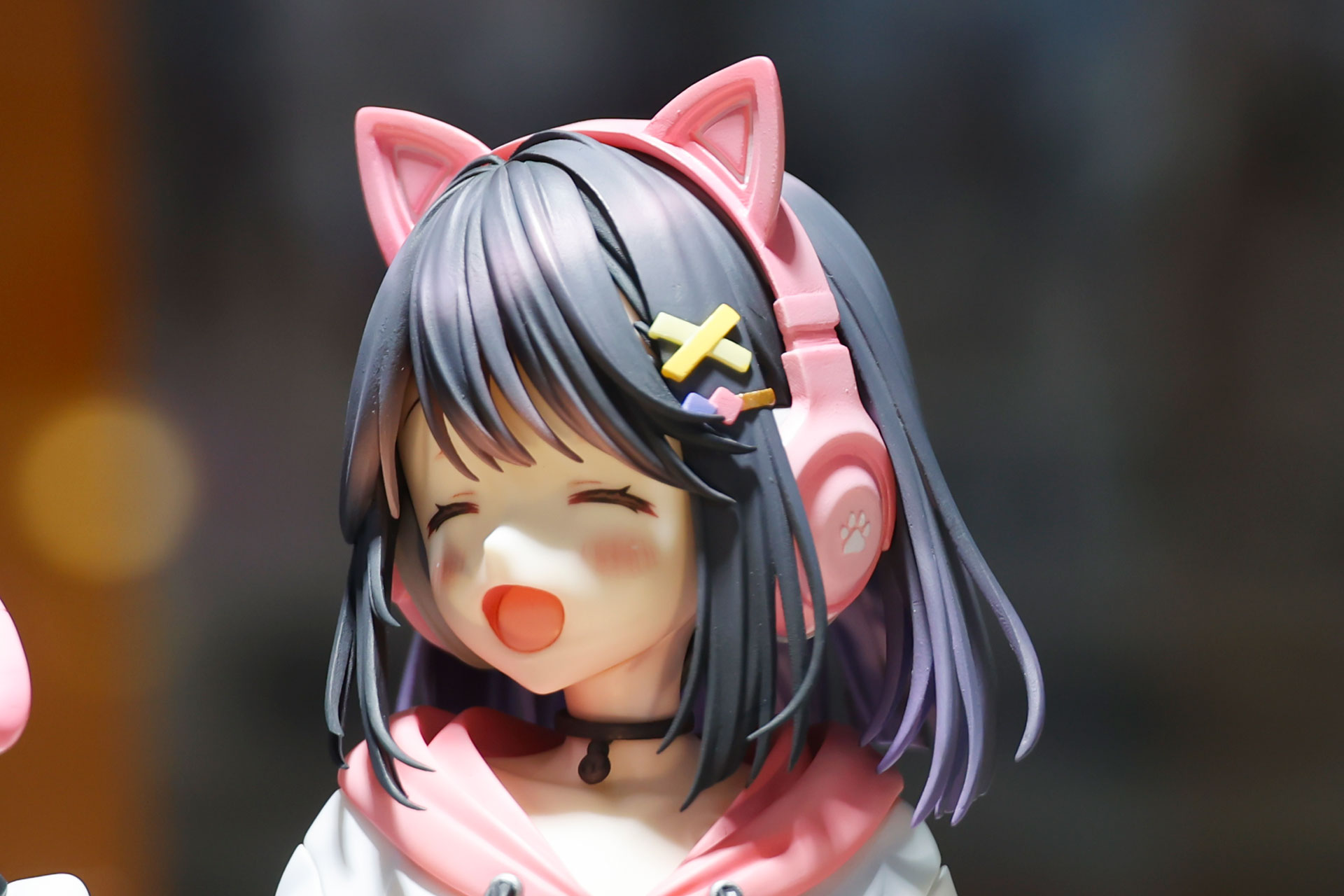 髪留めなどのアクセサリー類も再現