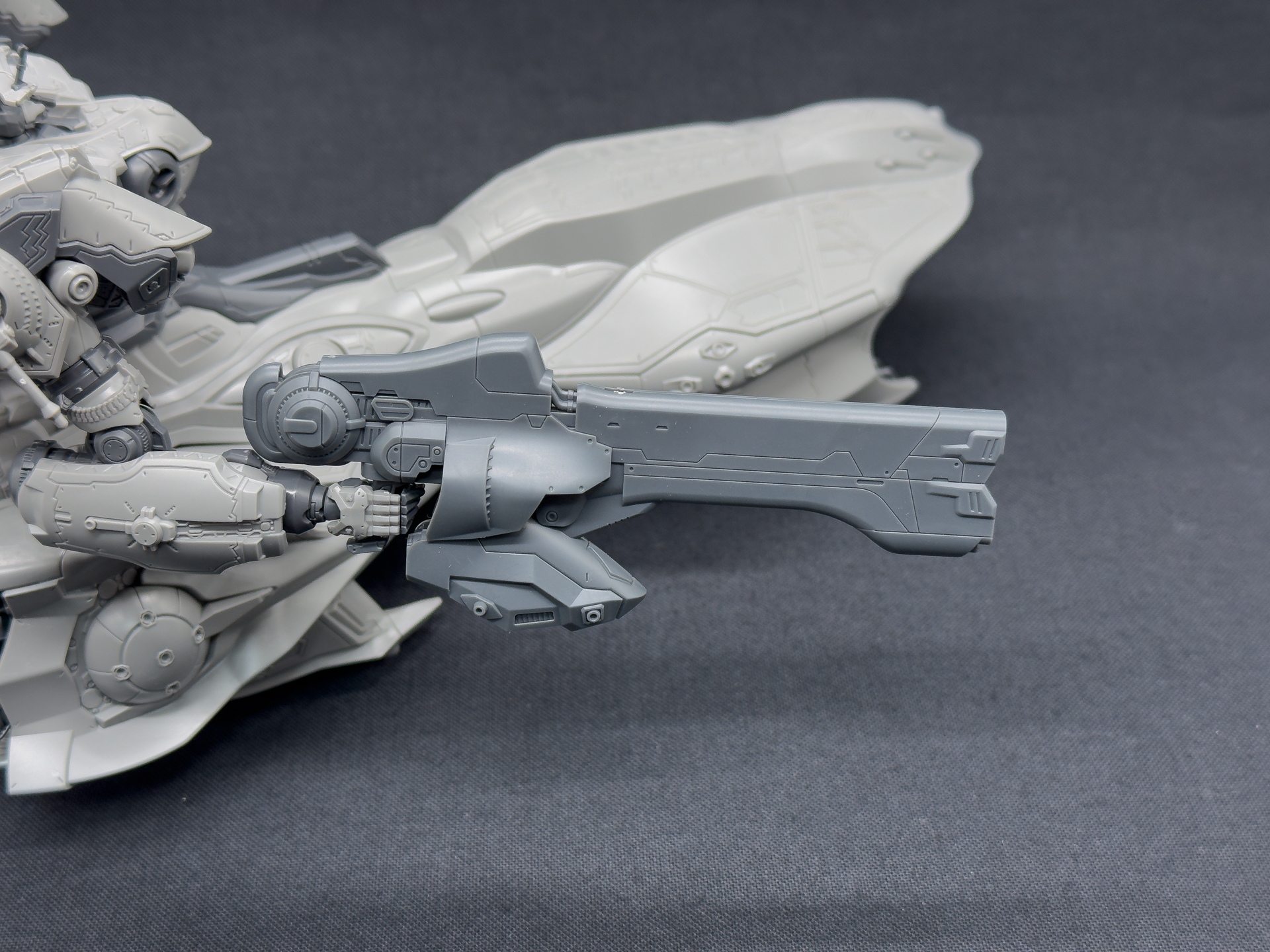 武器はレーザーライフル「VE-66LRB」1丁が付属します。