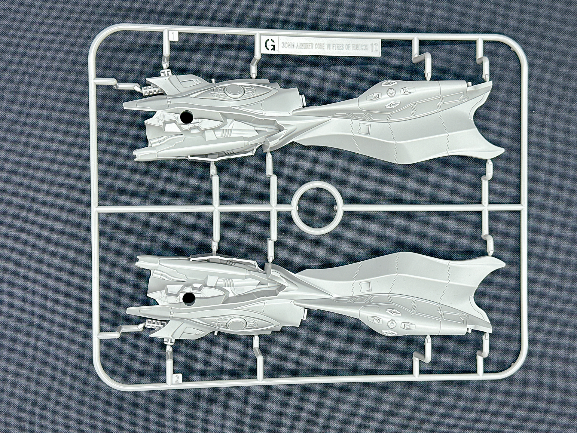 Gランナーは脚部パーツにおける左右外装パーツを構成します。