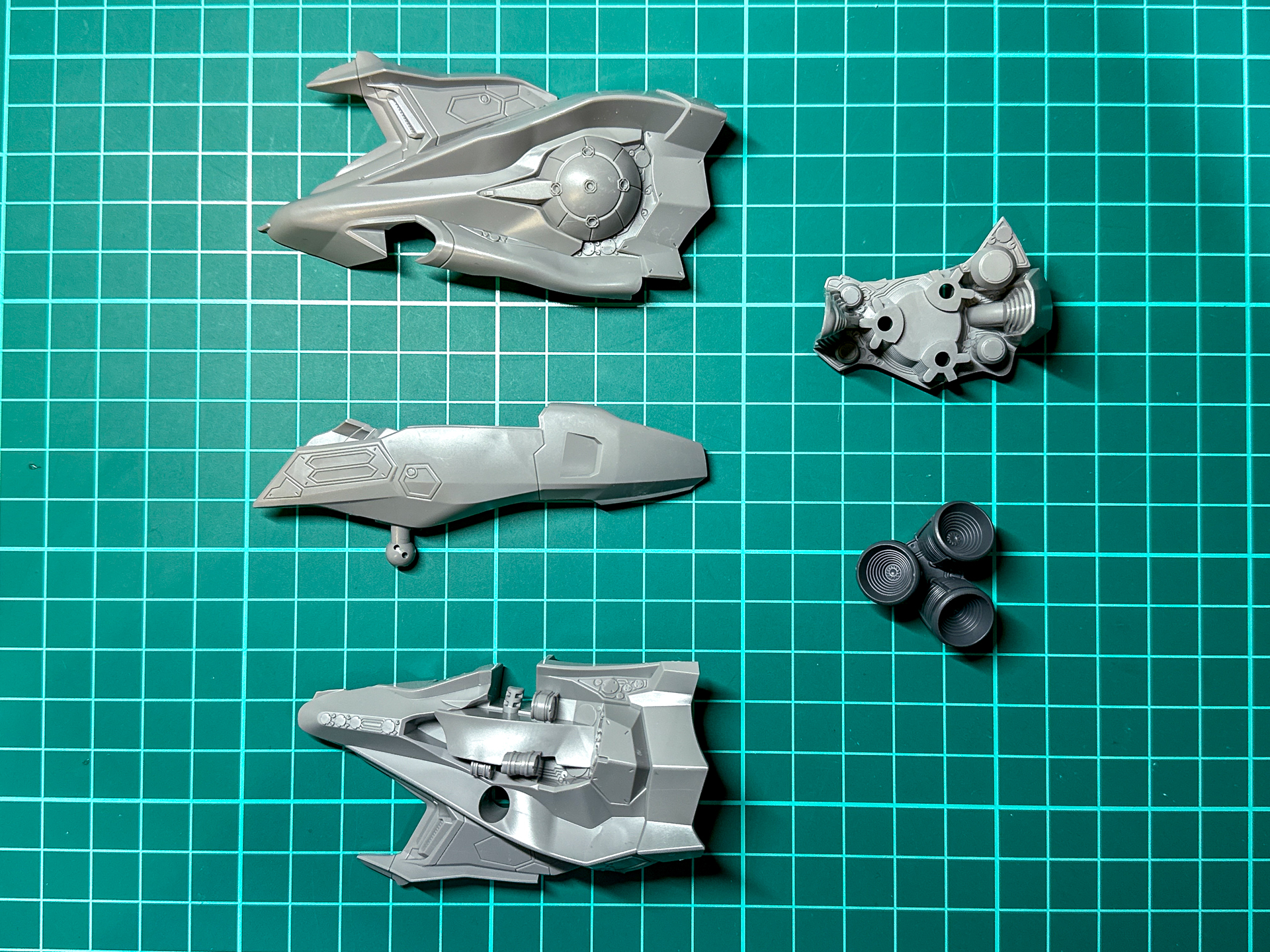 組み立て前の左右ブースタ。左右で対称構造となります。