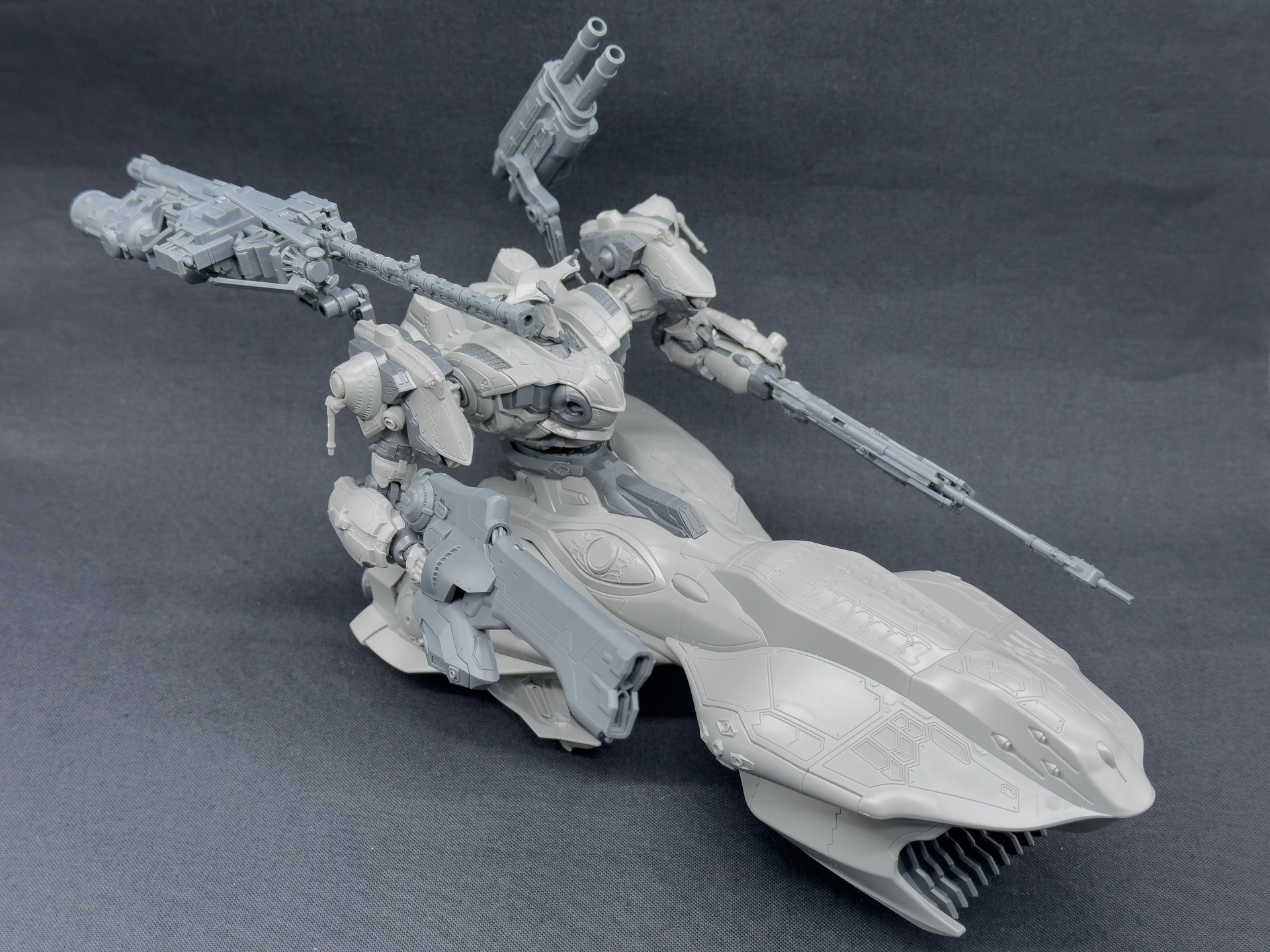 素体はそのままに武器を多く搭載してみました。