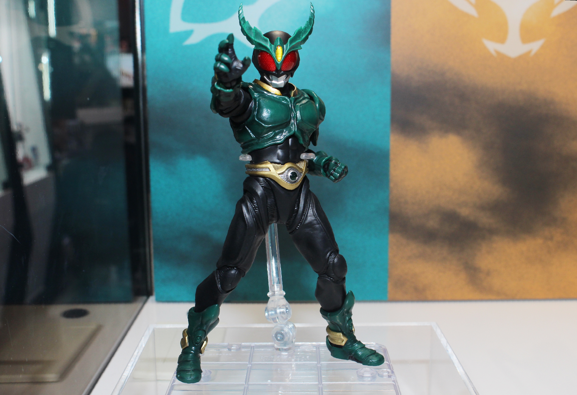 「S.H.Figuarts（真骨彫製法） 仮面ライダーギルス」。参考出品。発売日、価格未定