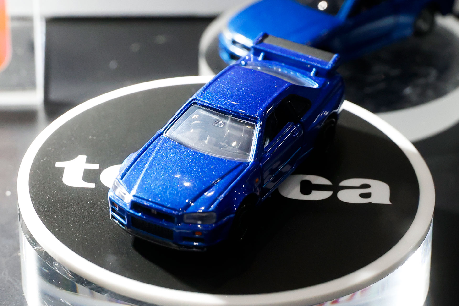 こちらは「トミカREBORN 日産 スカイライン GT-R(R34)」だ