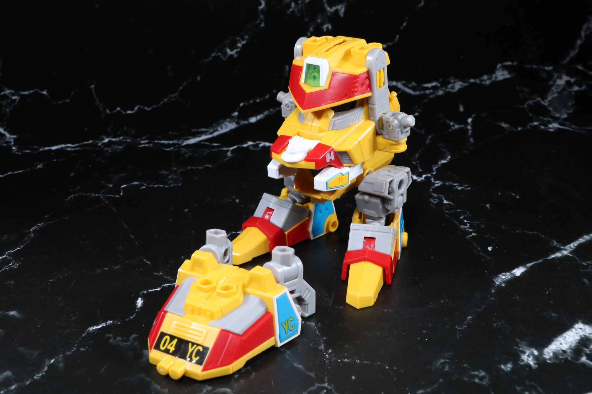 本体とつま先パーツを合体